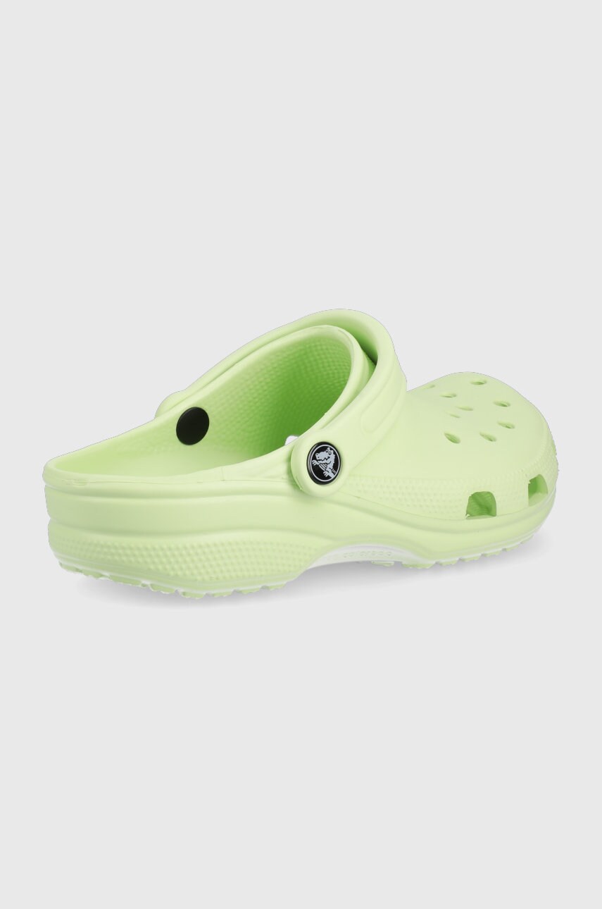

Шльопанці Crocs Classic жіночі колір зелений 10001
