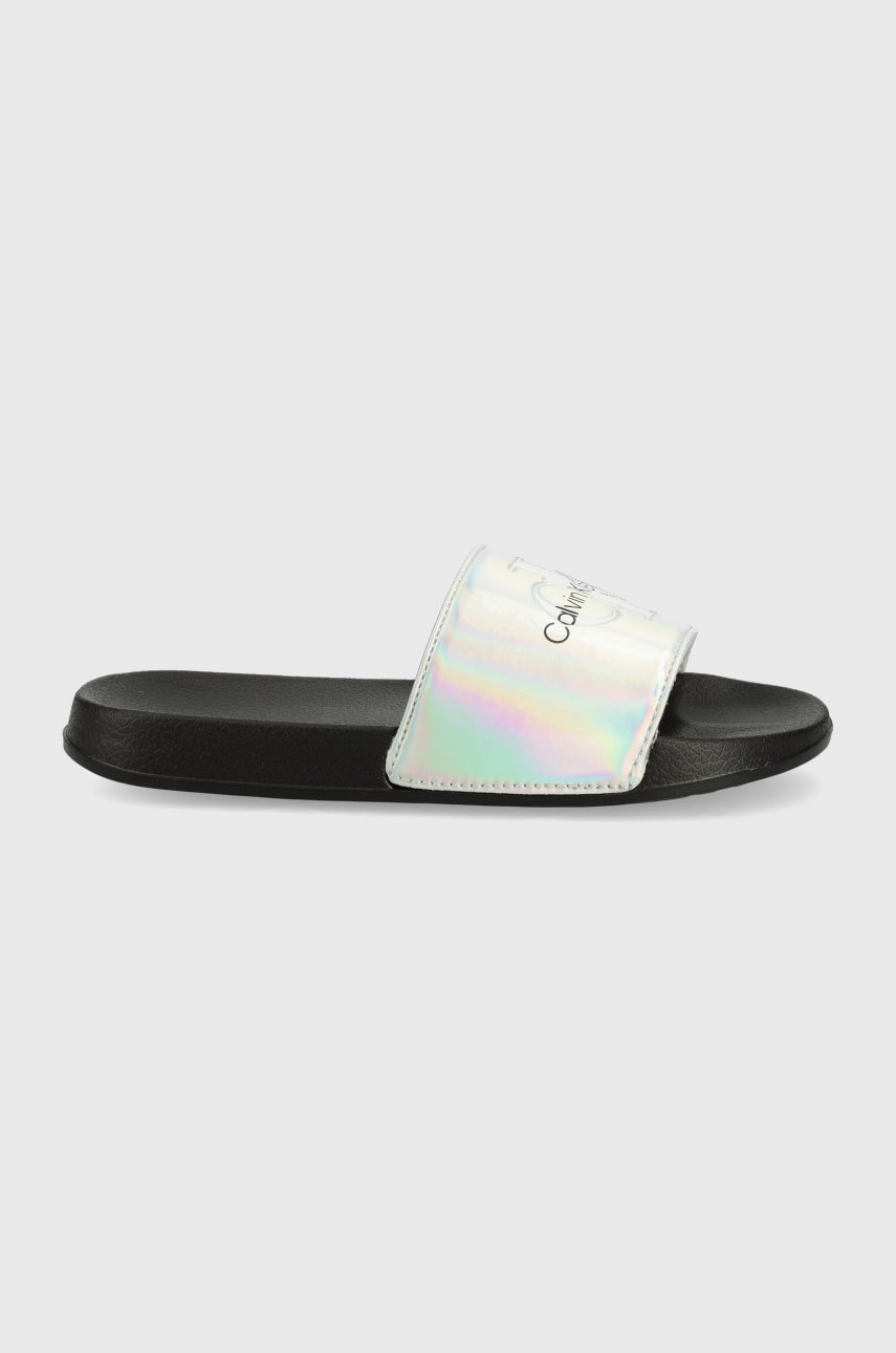 

Детски чехли Calvin Klein Jeans в сребристо, Сребърен