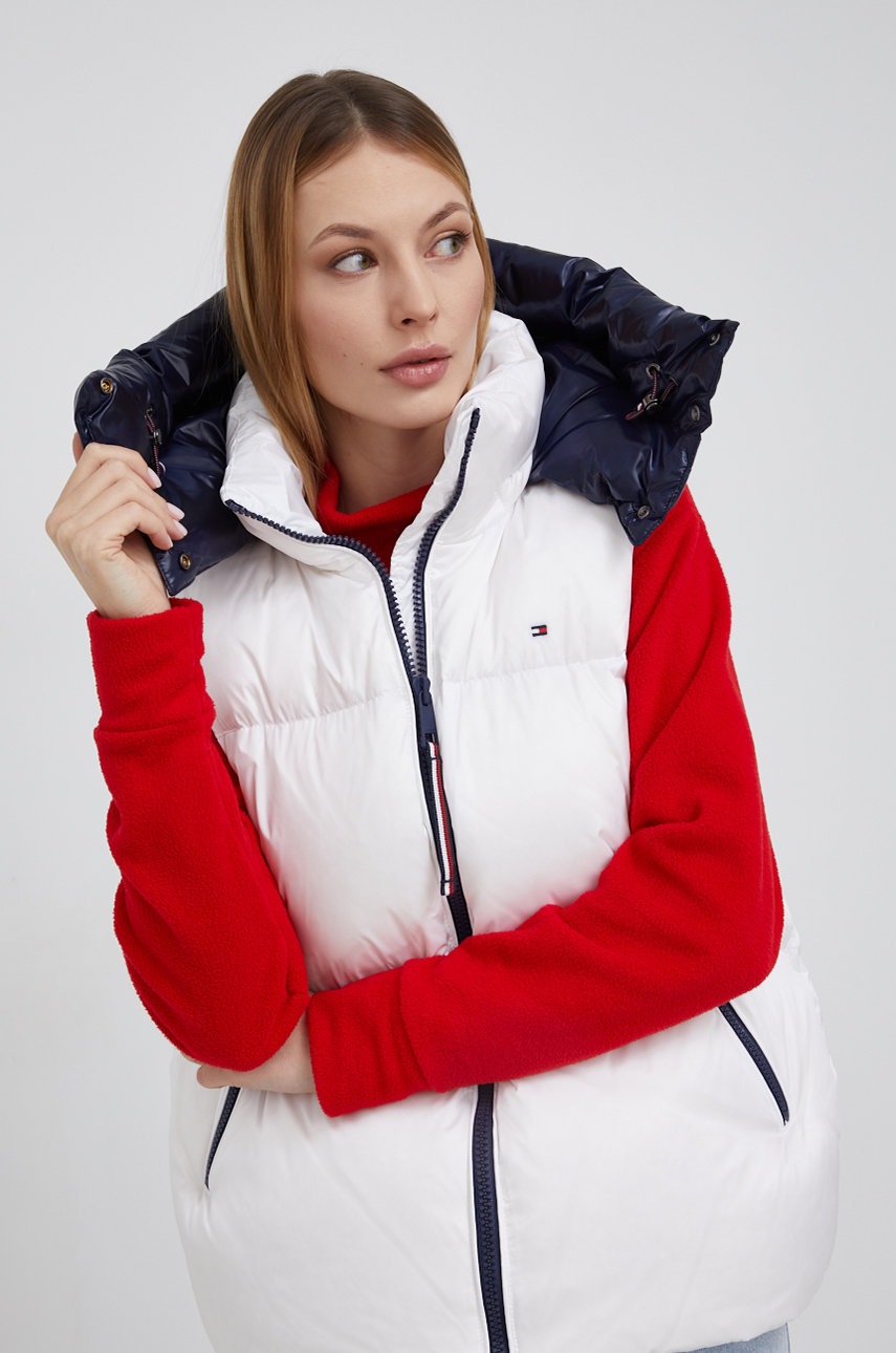 

Пуховая безрукавка Tommy Hilfiger женский цвет белый зимний