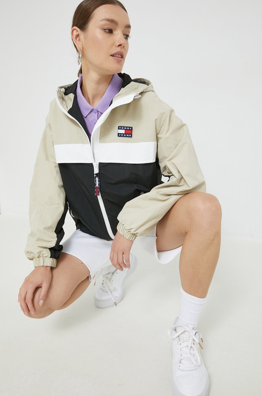 

Яке Tommy Jeans в бежово с преходна изолация, Бежов