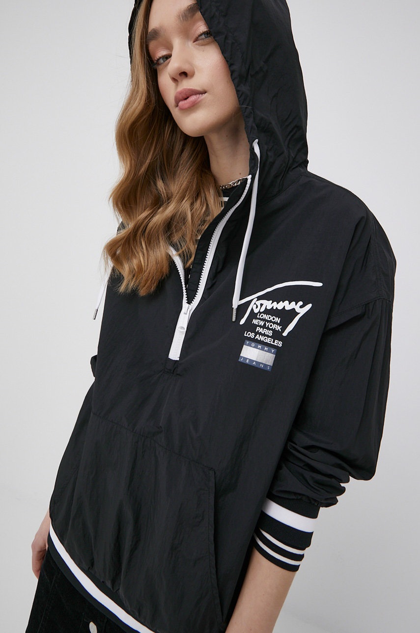 

Яке Tommy Jeans дамска в черно с преходна изолация, Черен