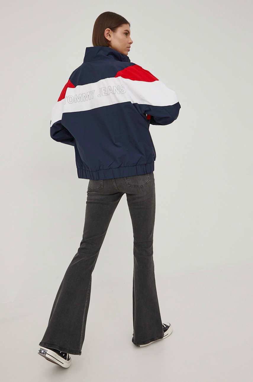 

Яке Tommy Jeans дамска в тъмносиньо с преходна изолация, Тъмносин