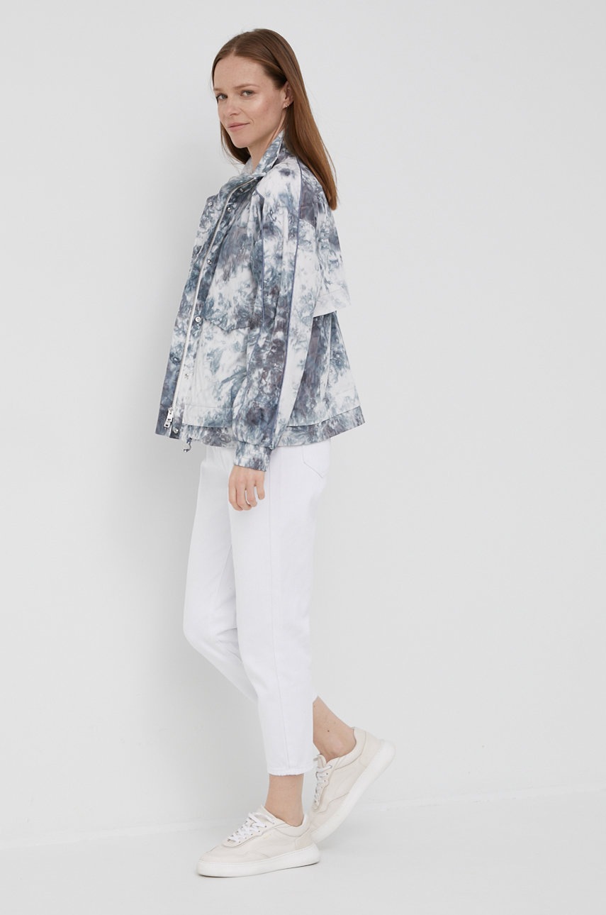 

Куртка Woolrich жіноча колір білий перехідна oversize