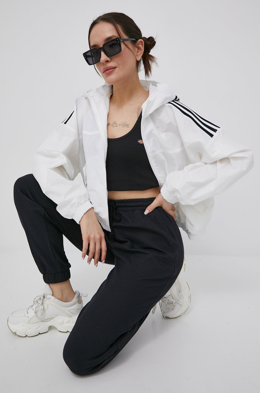

Куртка adidas Originals Adicolor HC2023 жіноча колір білий перехідна oversize