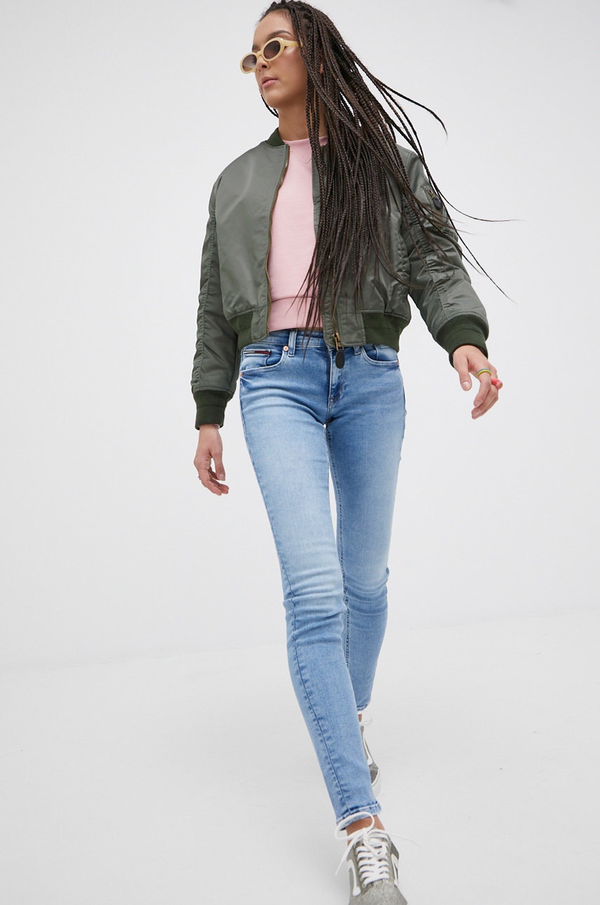 

Куртка-бомбер Superdry женский цвет зелёный переходная