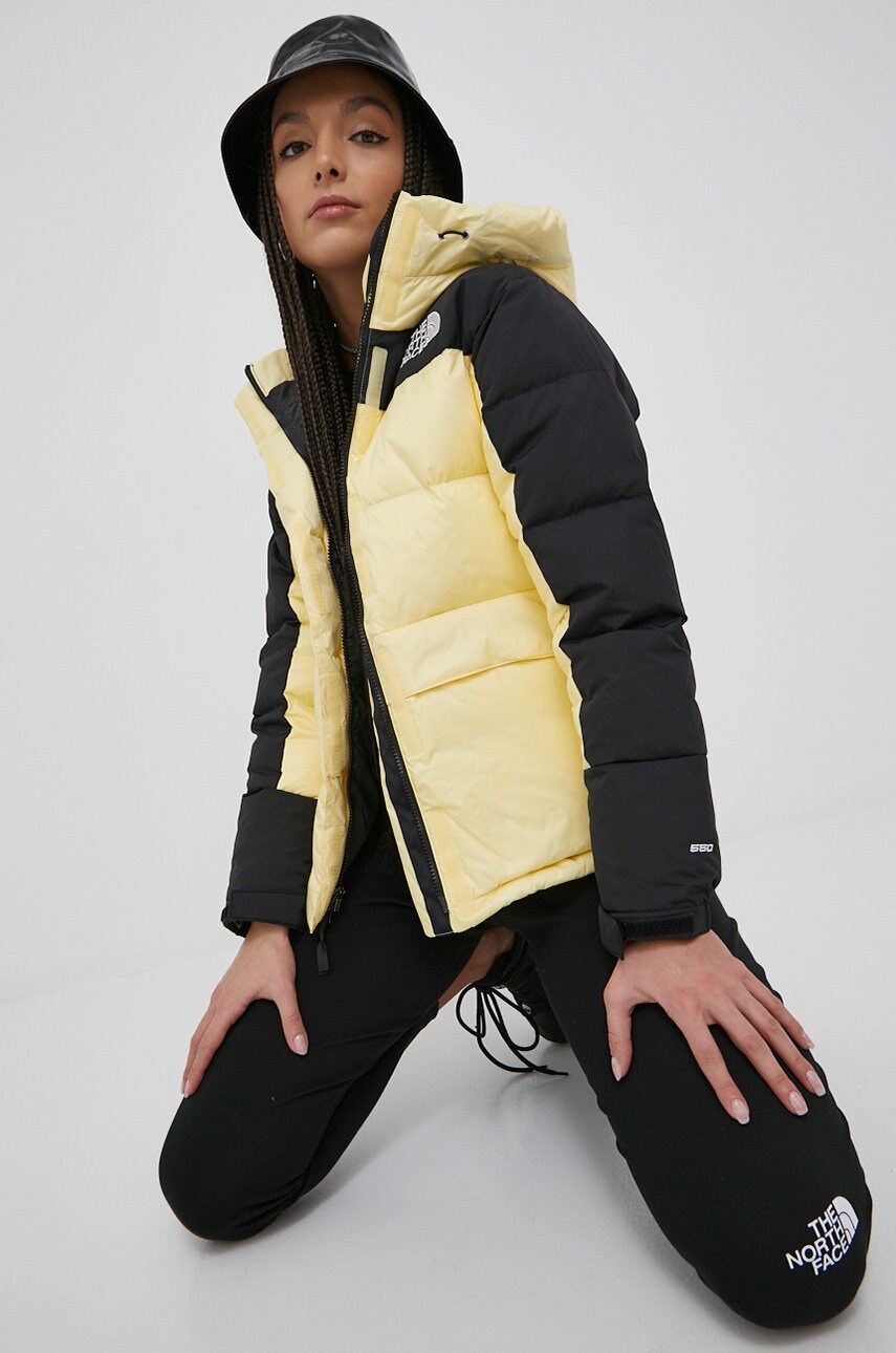 

Пухова куртка The North Face W Hmlyn Down Parka жіноча колір жовтий зимова