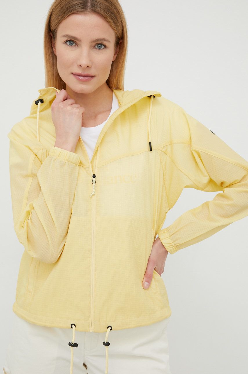 Peak Performance geaca femei, culoarea galben, de tranzitie answear.ro imagine megaplaza.ro