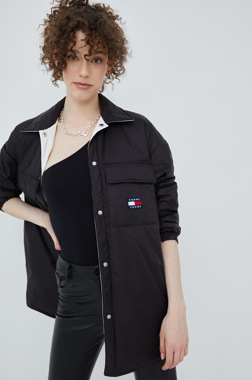 

Двостороння куртка Tommy Jeans жіноча перехідна oversize