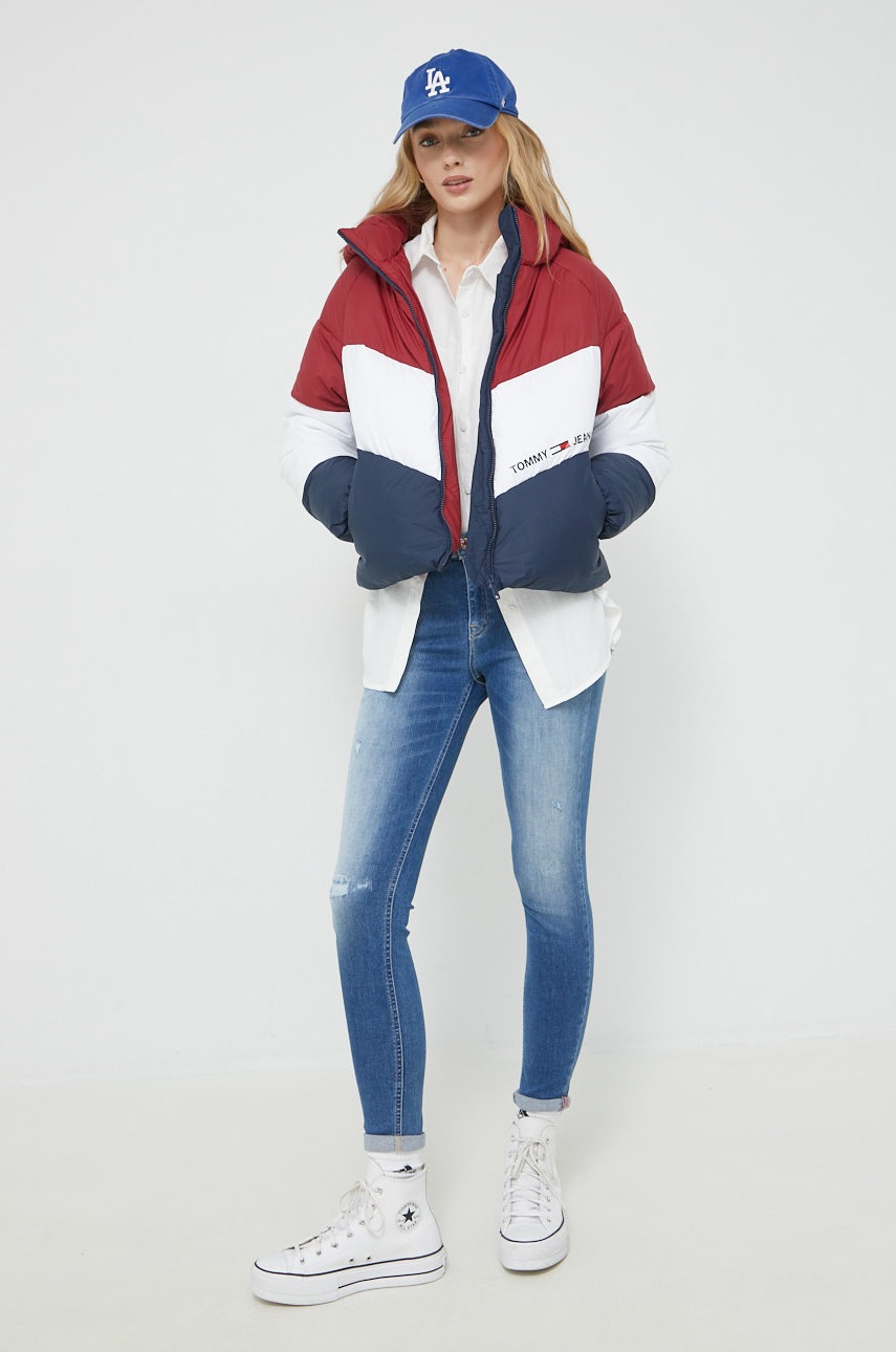 

Куртка Tommy Jeans женская зимняя