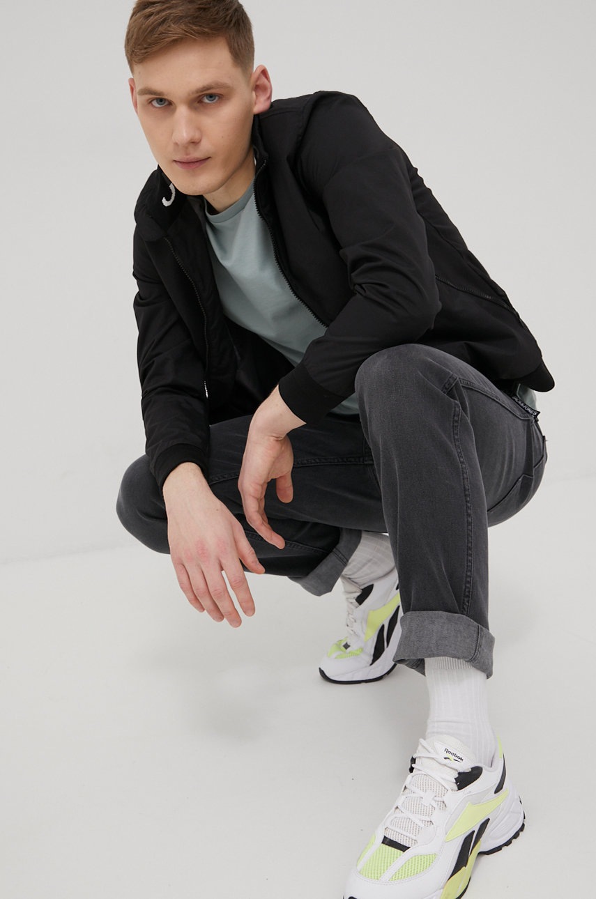 

Куртка Jack & Jones чоловіча колір чорний перехідна