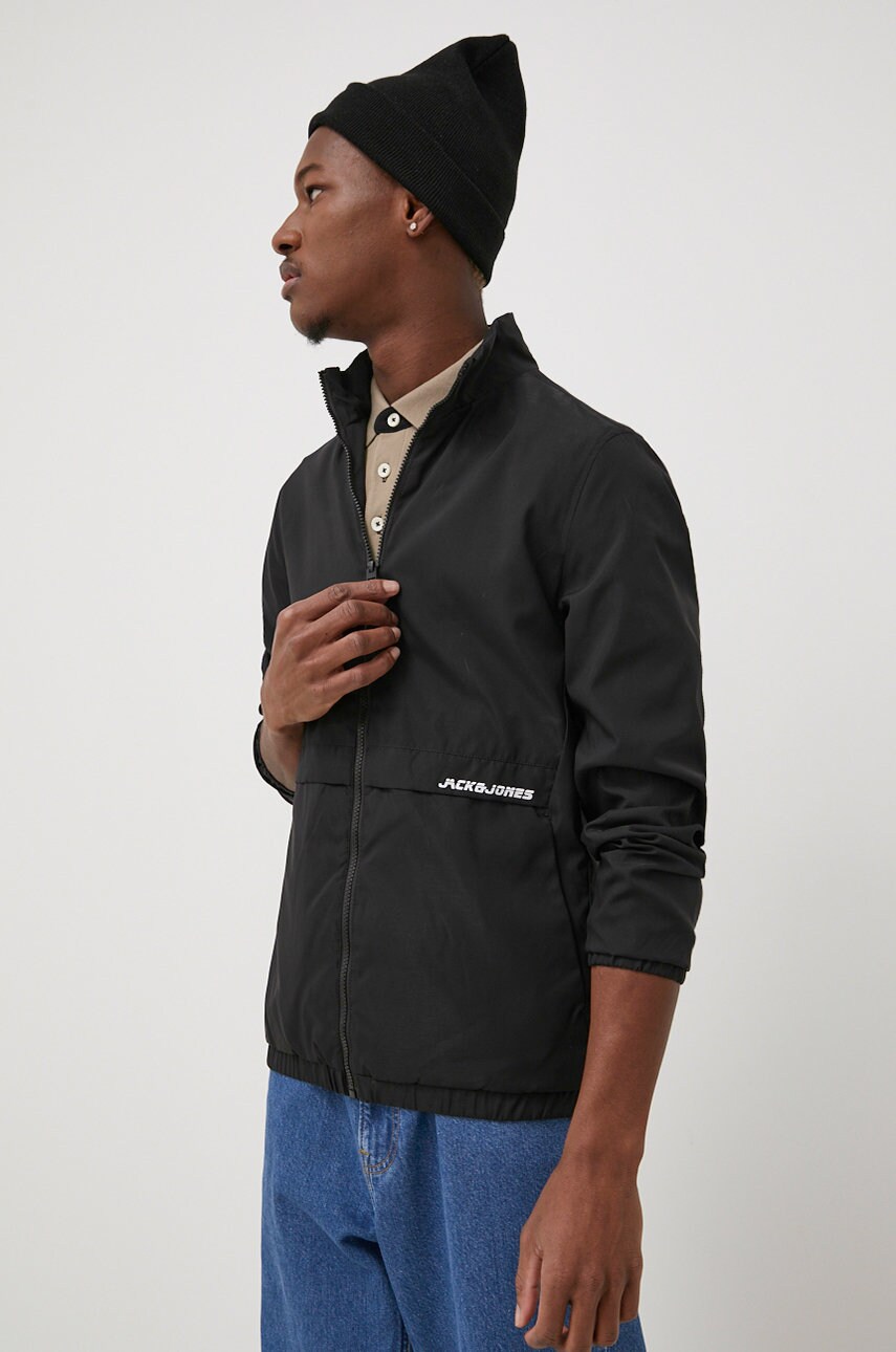 

Куртка Jack & Jones чоловіча колір чорний перехідна