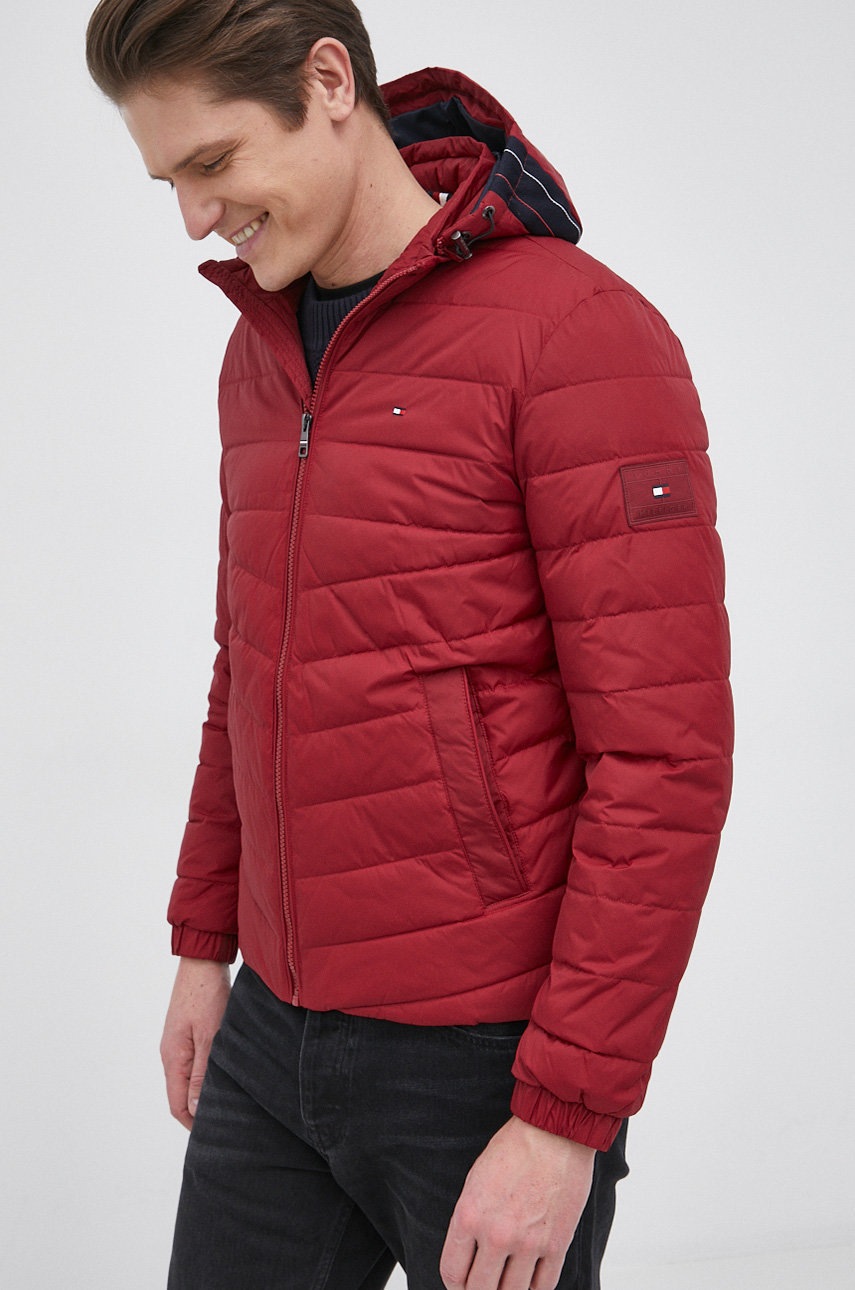

Яке Tommy Hilfiger мъжко в бордо с преходна изолация