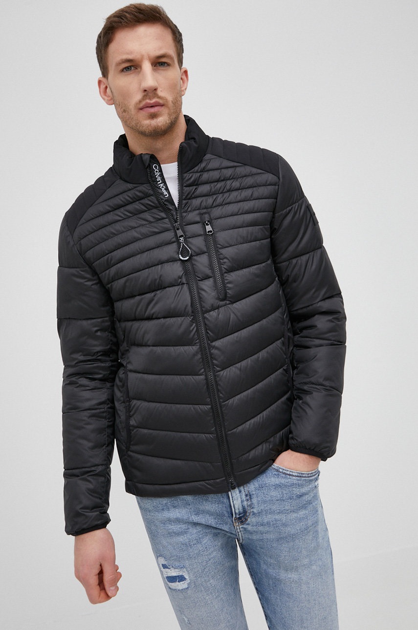 

Яке Calvin Klein мъжко в черно с преходна изолация, Черен