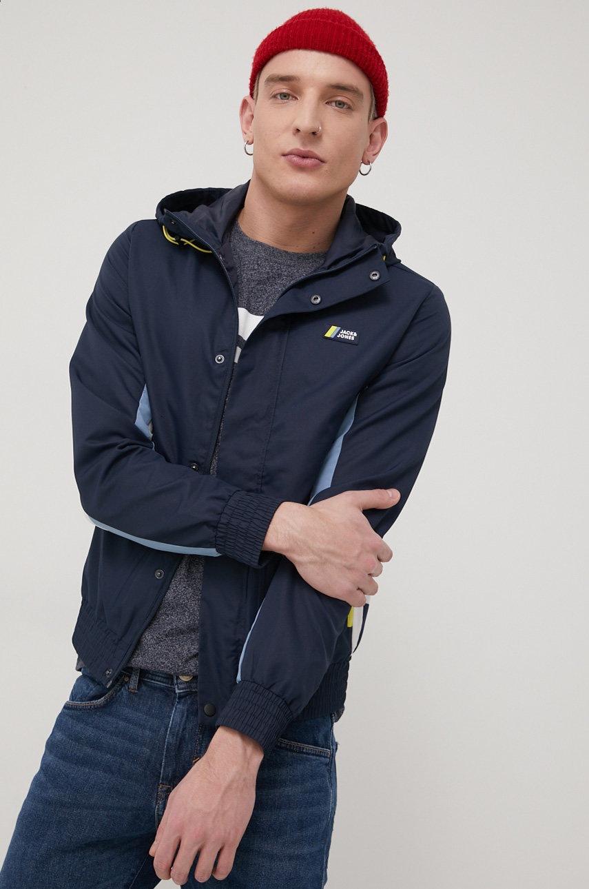 

Куртка Jack & Jones чоловіча колір синій перехідна
