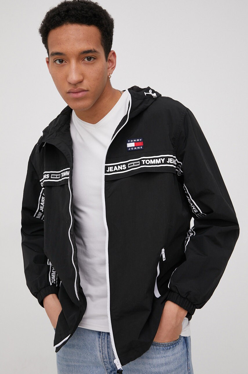 

Яке Tommy Jeans мъжка в черно с преходна изолация, Черен