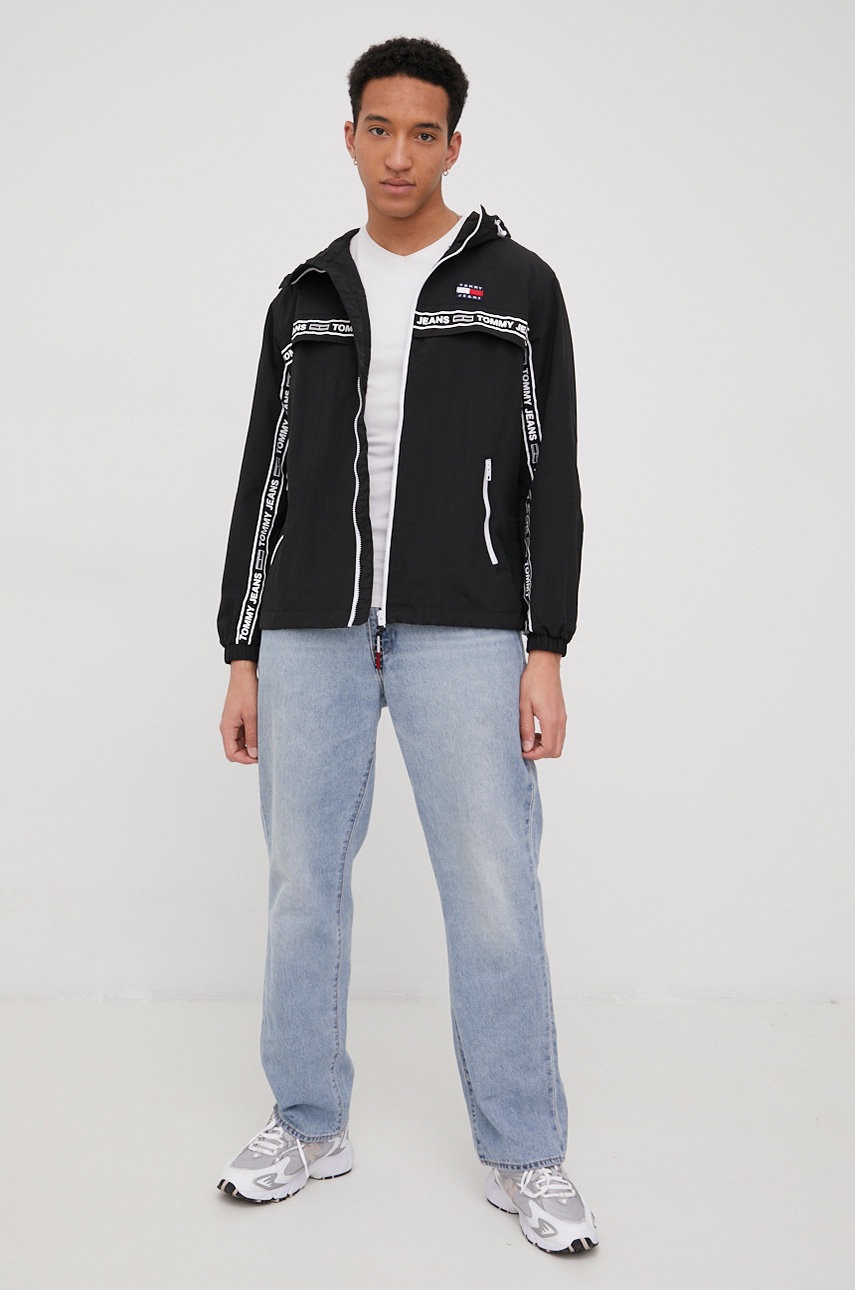 

Куртка Tommy Jeans чоловіча колір чорний перехідна