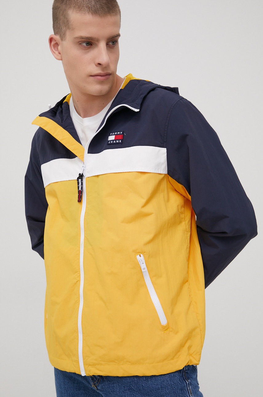 

Куртка Tommy Jeans мужская цвет жёлтый переходная