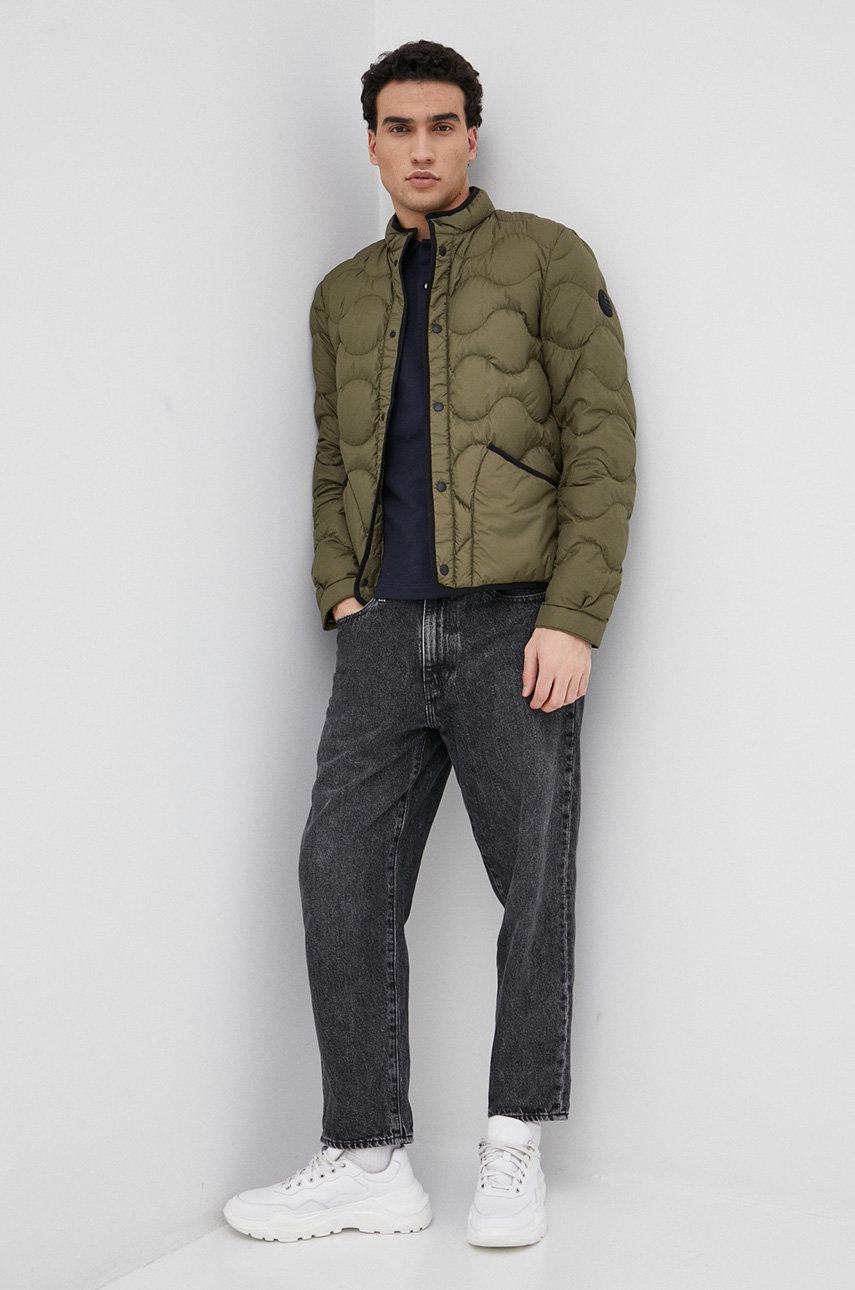 

Пуховая куртка Woolrich мужская цвет зелёный переходная