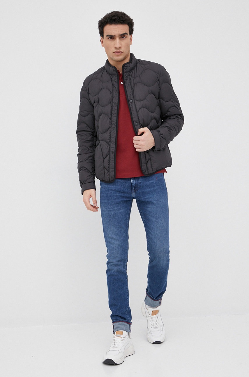 

Пухова куртка Woolrich чоловіча колір чорний перехідна