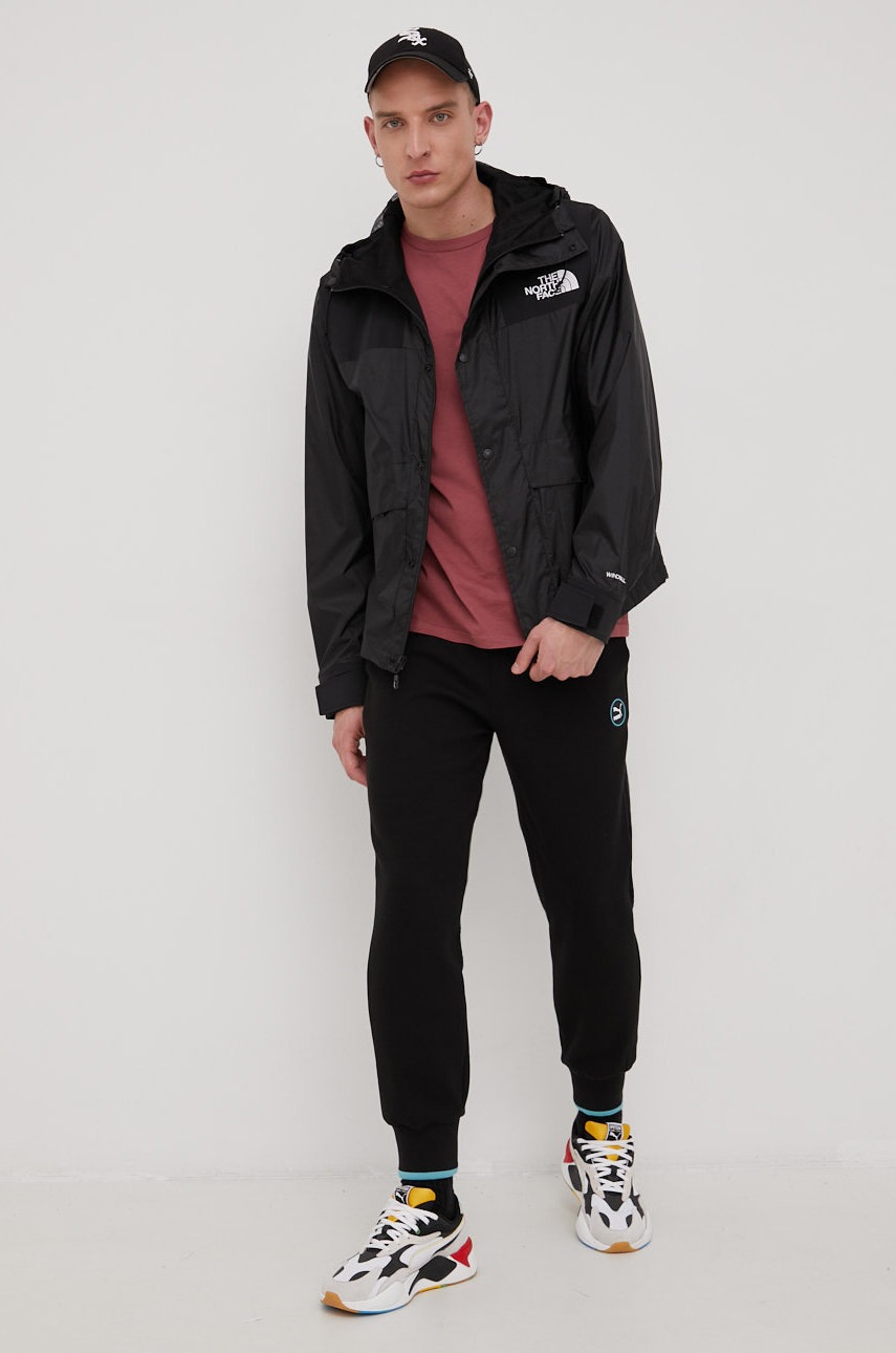 

Куртка The North Face Tnf Outline Jacket мужская цвет чёрный переходная