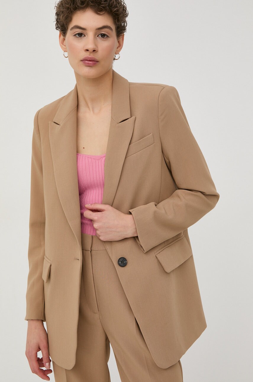 Bruuns bazaar sacou culoarea bej, un singur rand de nasturi, neted