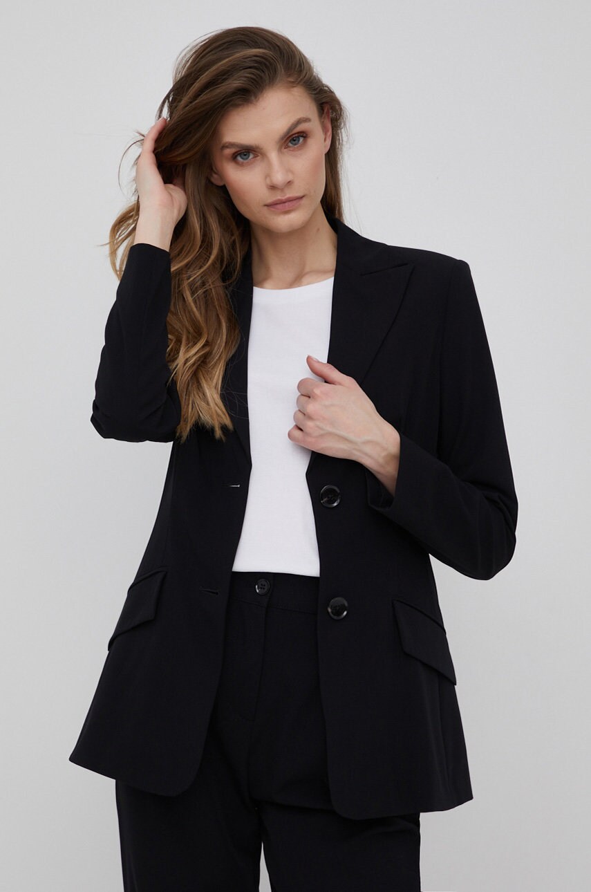 Sisley sacou culoarea negru, un singur rand de nasturi, neted