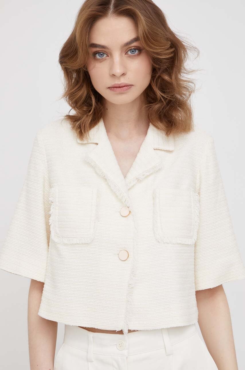 Sisley sacou culoarea bej, un singur rand de nasturi, neted