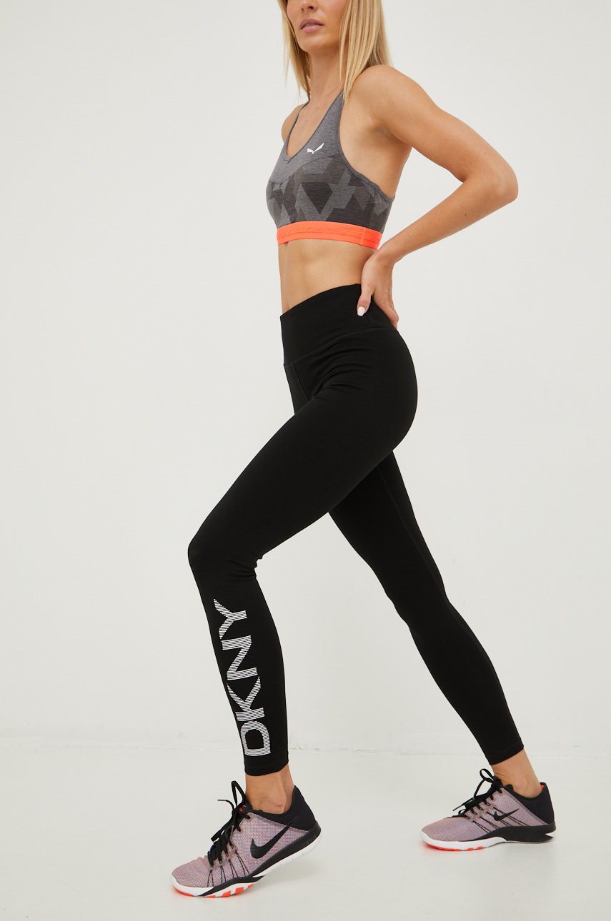 

Клин Dkny в черно с принт, Черен