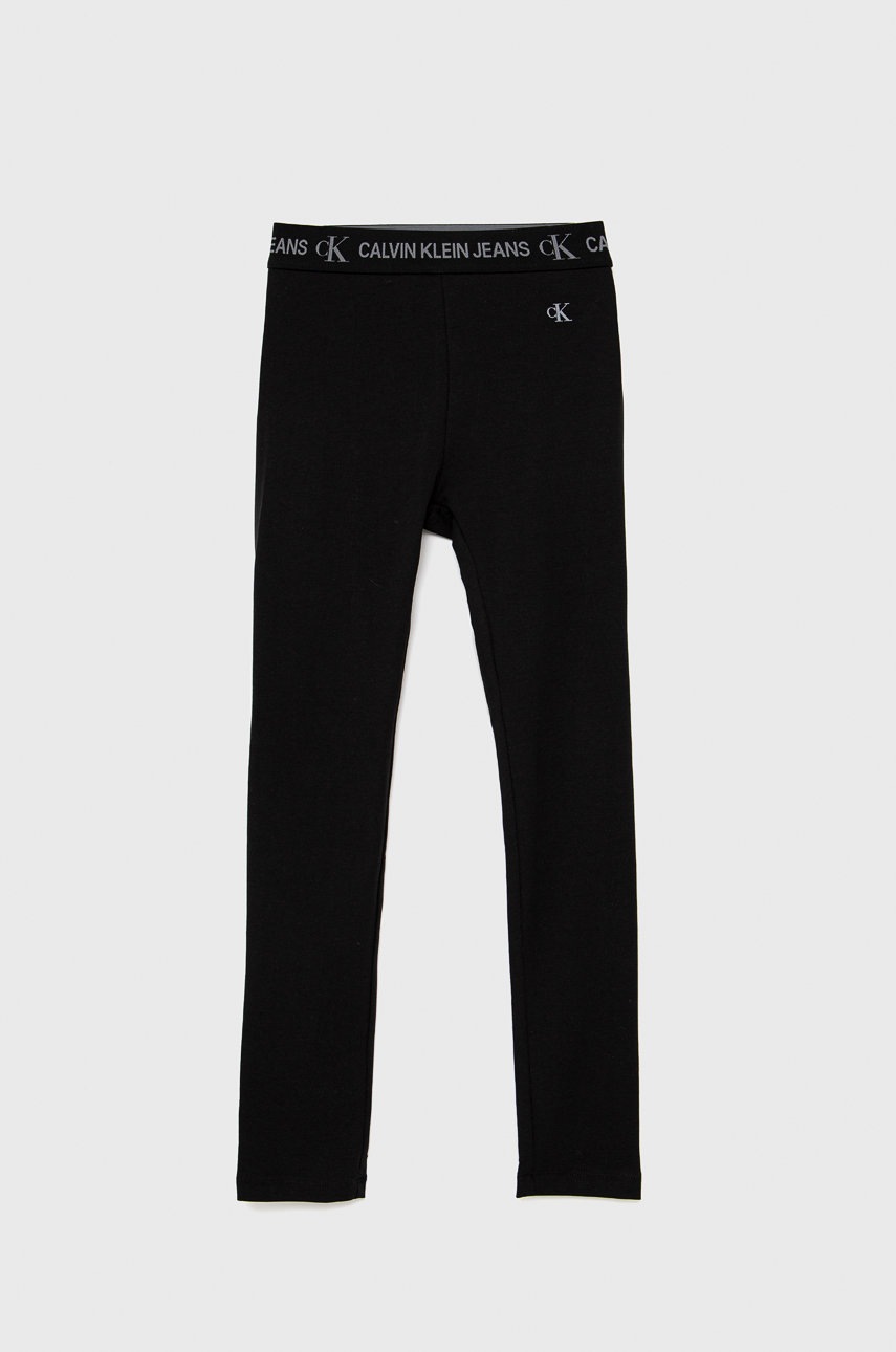 

Детски клин Calvin Klein Jeans в черно с изчистен дизайн, Черен