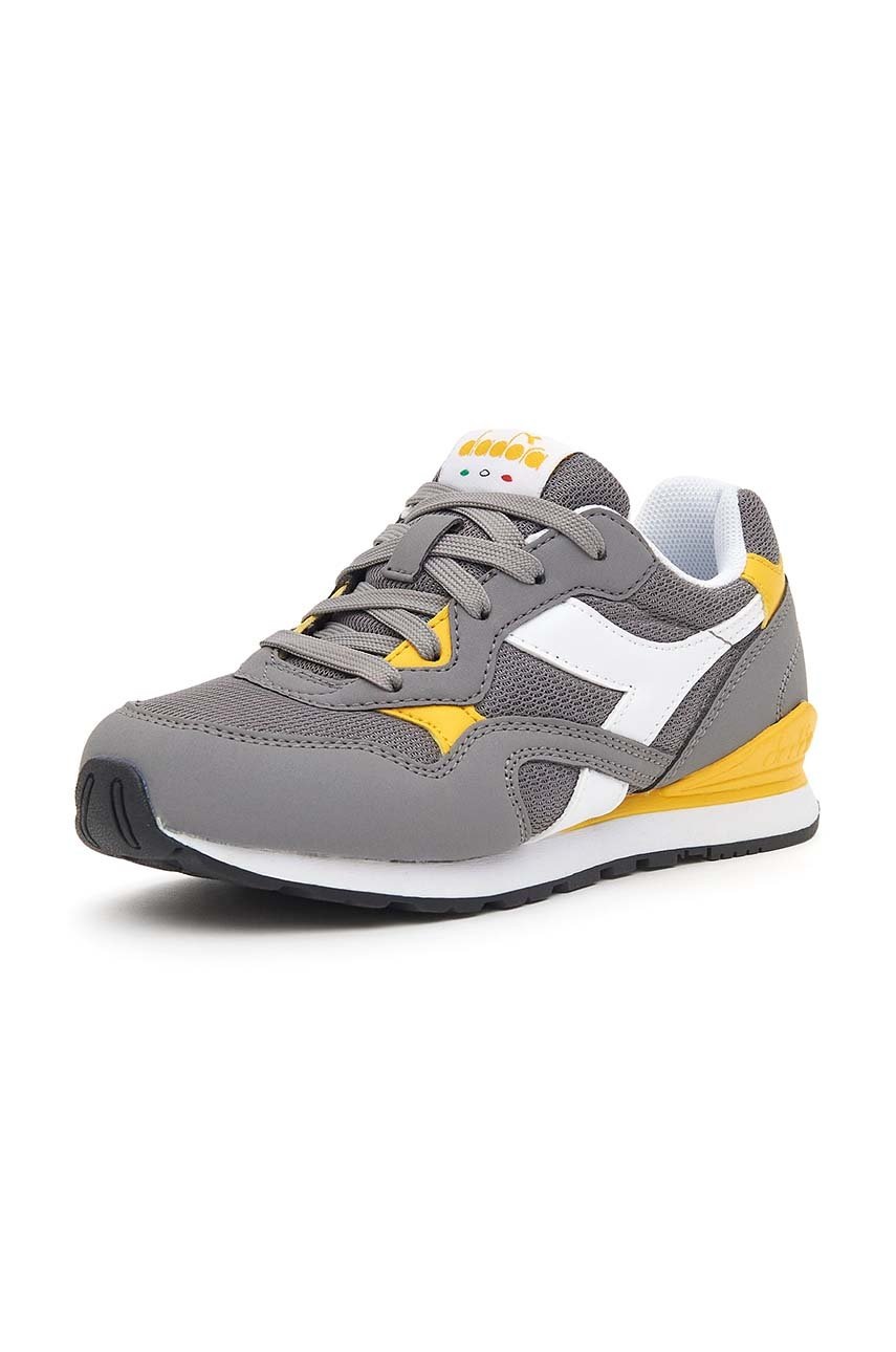

Дитячі кросівки Diadora колір сірий