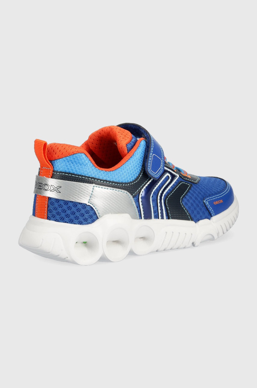 

Дитячі кросівки Geox