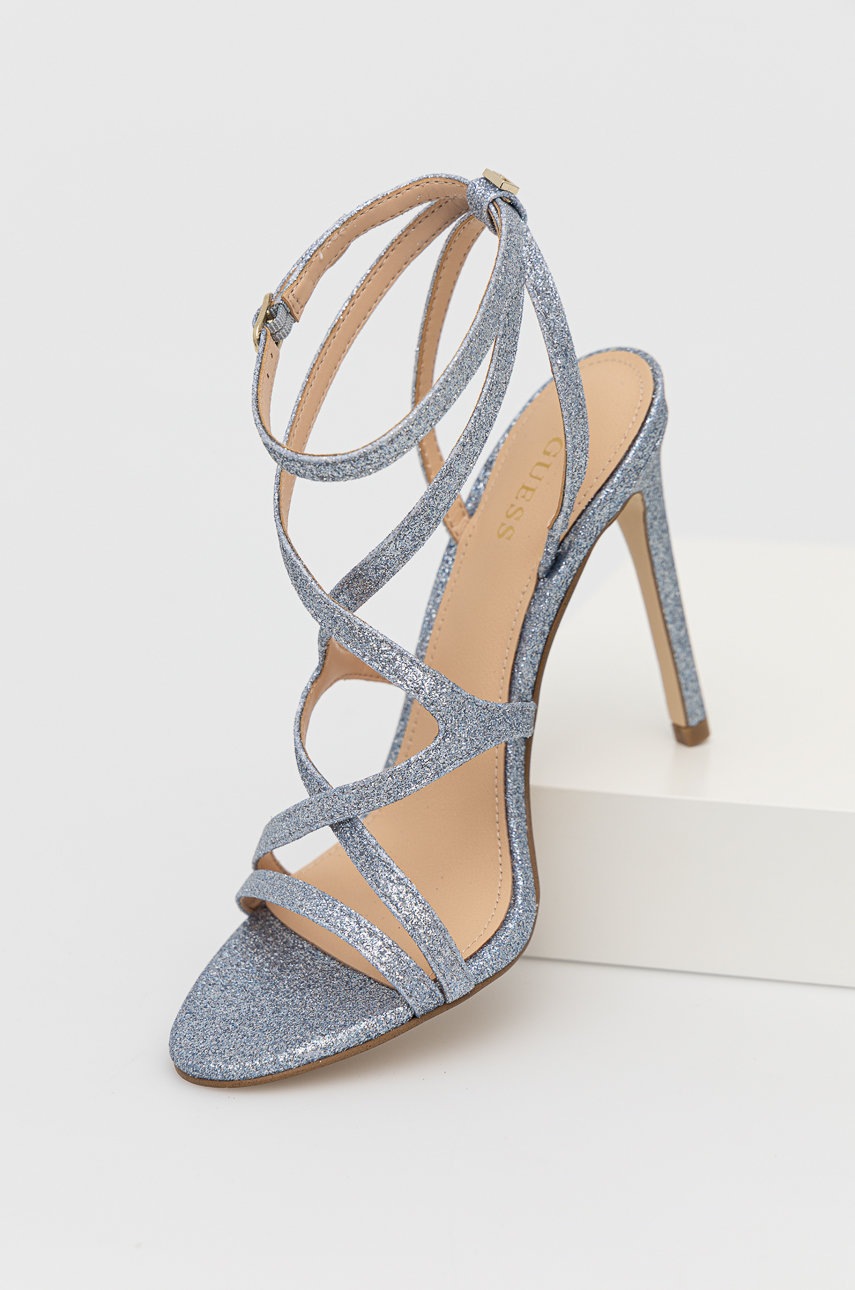 

Сандалии Guess Fennela цвет серебрянный