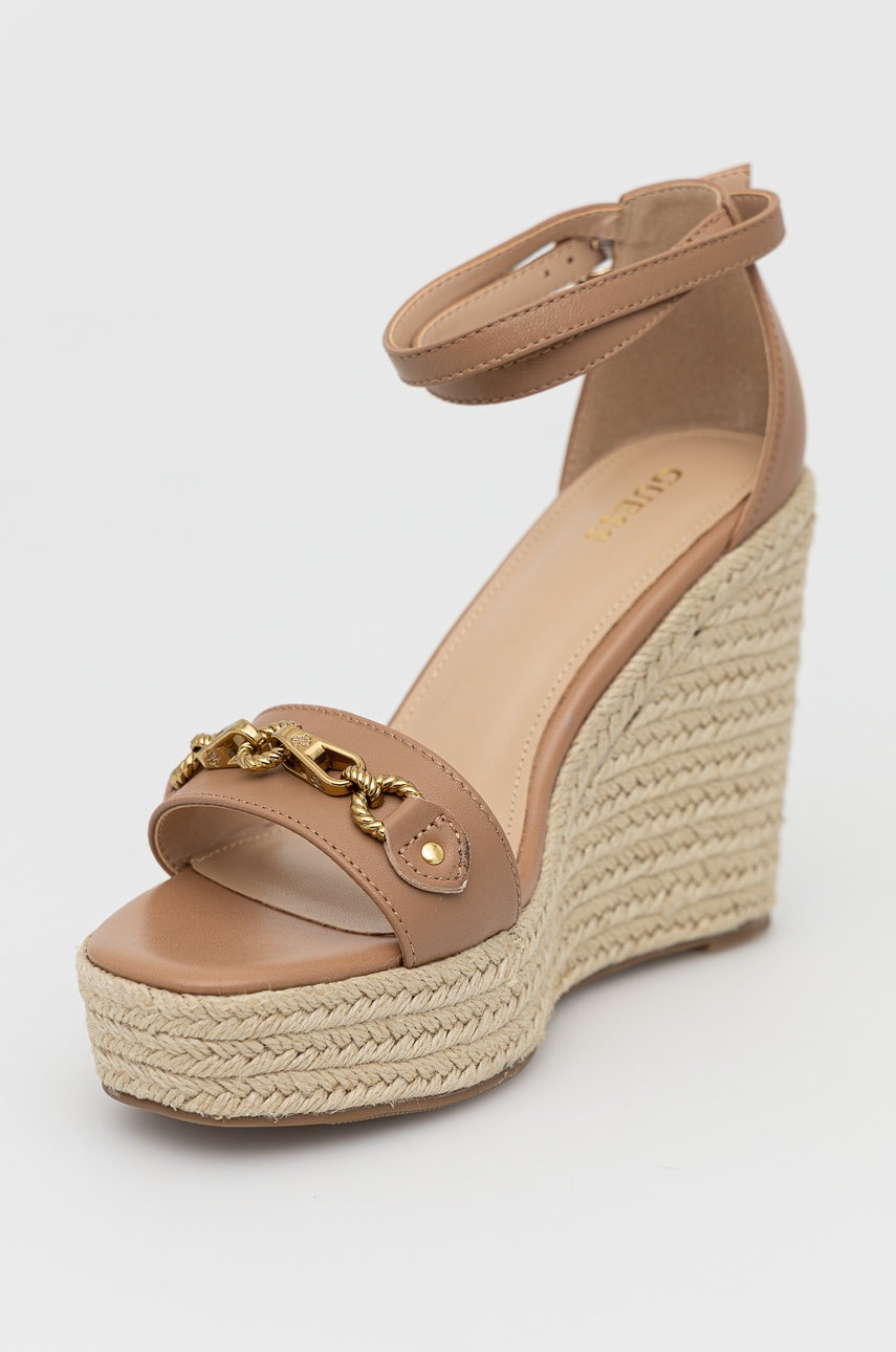 

Шкіряні сандалі Guess Wendy колір бежевий