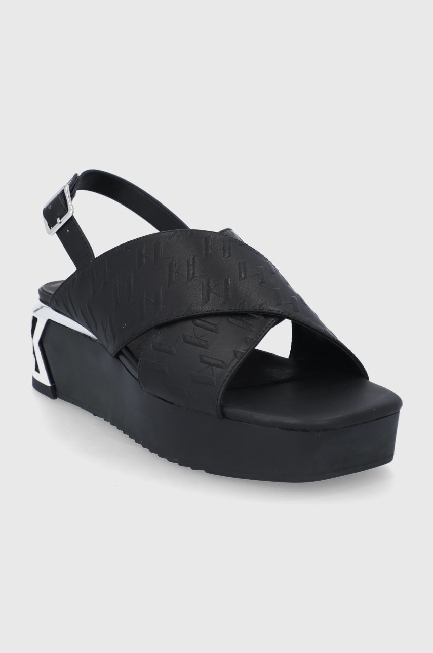

Кожаные сандалии Karl Lagerfeld K-blok Wedge женские цвет чёрный на платформе