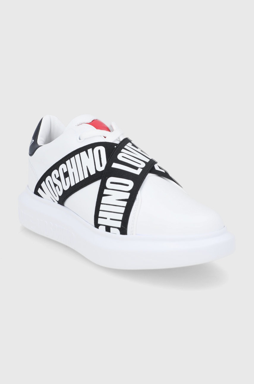 

Шкіряні черевики Love Moschino колір білий