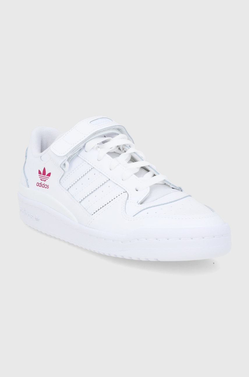

Кожаные ботинки adidas Originals G58001 цвет белый на плоском ходу