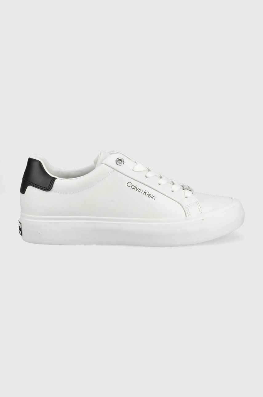 Levně Kožené boty Calvin Klein bílá barva
