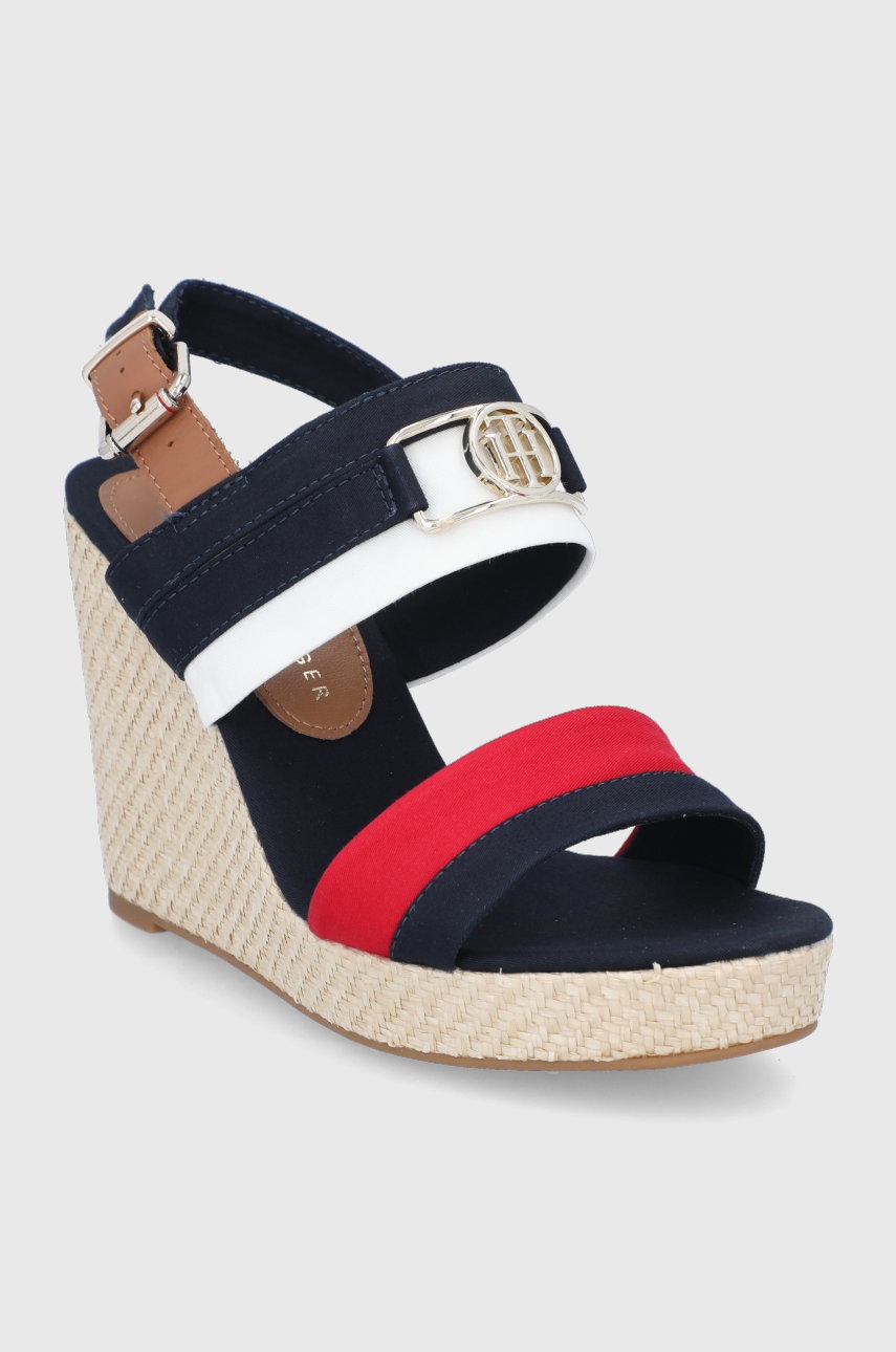 

Сандалии Tommy Hilfiger женские цвет синий на платформе