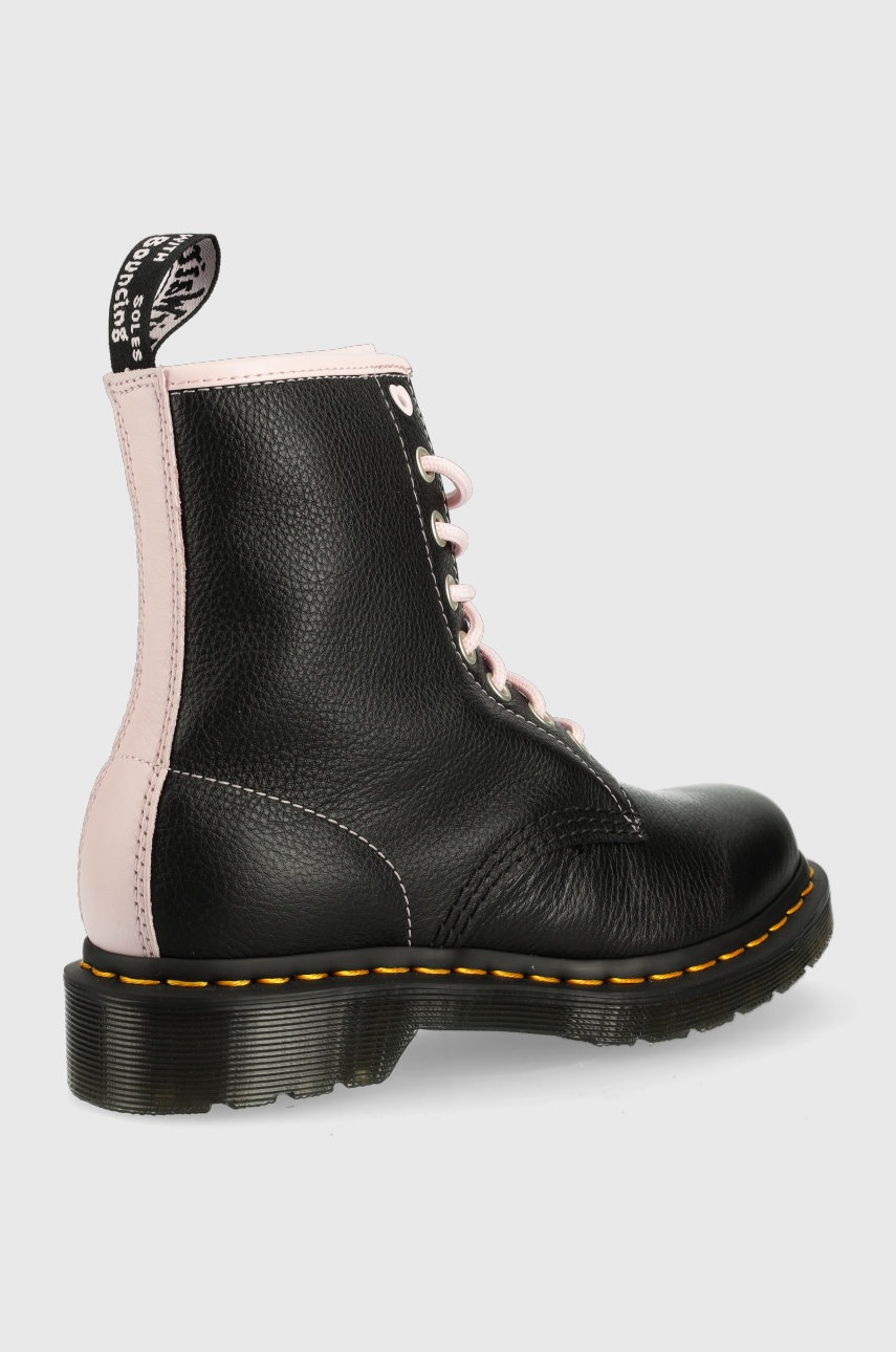 

Кожаные полусапоги Dr. Martens женские цвет чёрный на плоском ходу