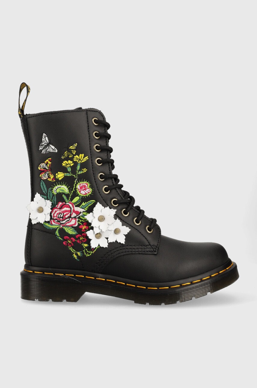 

Кожени кубинки Dr. Martens в черно с равна подметка, Черен