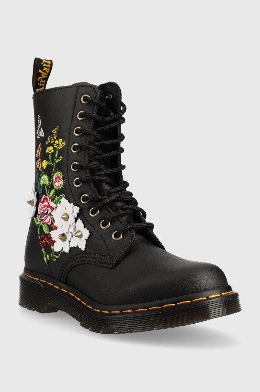 

Шкіряні черевики Dr. Martens жіночі колір чорний на плоскому ходу
