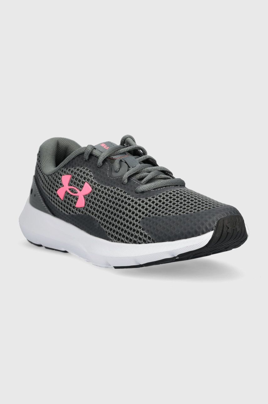 

Бігові кросівки Under Armour Surge 3 колір сірий