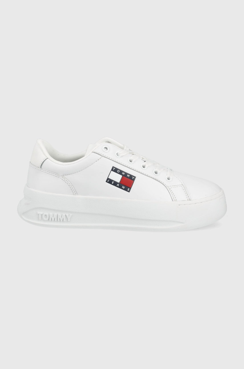 

Кожени обувки Tommy Jeans в бяло, Бял