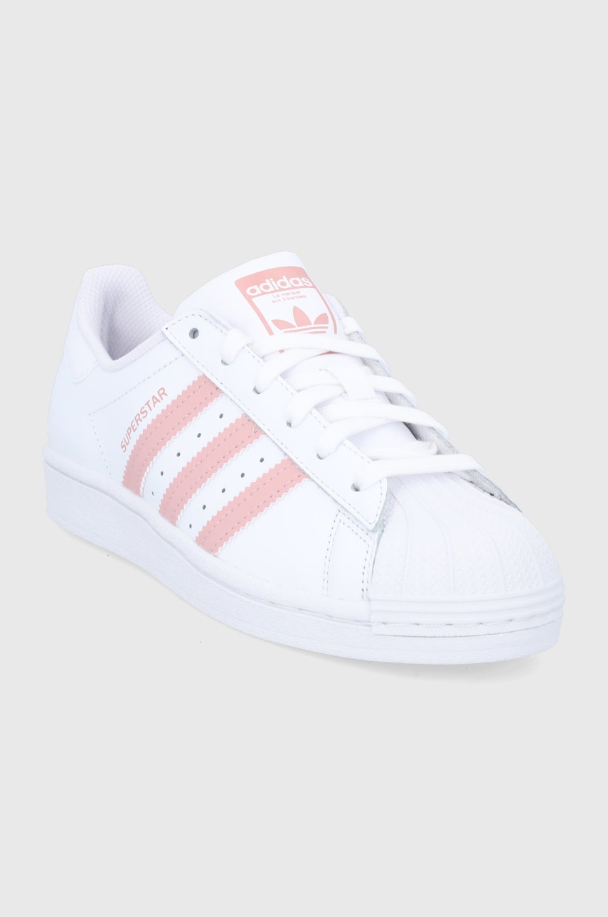 

Детские ботинки adidas Originals Superstar GY3357 цвет белый