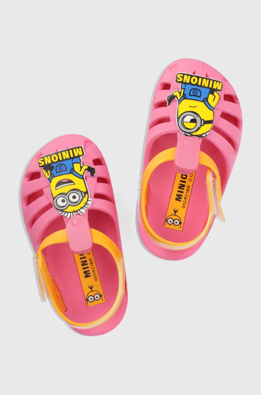 

Детски сандали Ipanema Minions Hell в розово, Розов