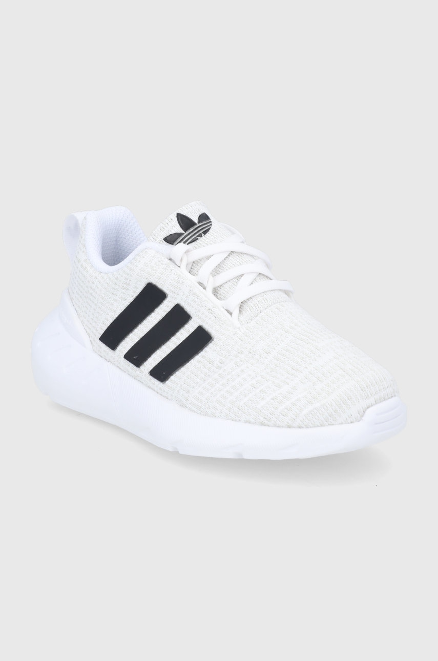 

Дитячі черевики adidas Originals Swift Run колір сірий