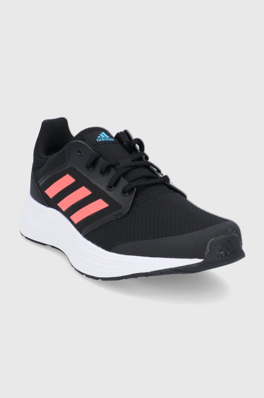 

Ботинки adidas Galaxy 5 цвет чёрный