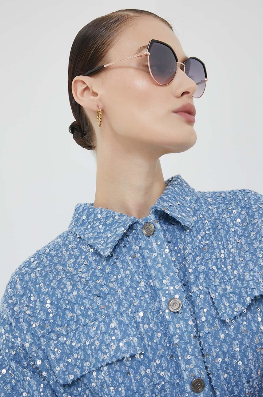 

Слънчеви очила Guess в черно, Черен
