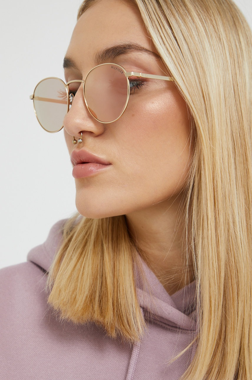 

Слънчеви очила Tommy Hilfiger в златисто, Злато