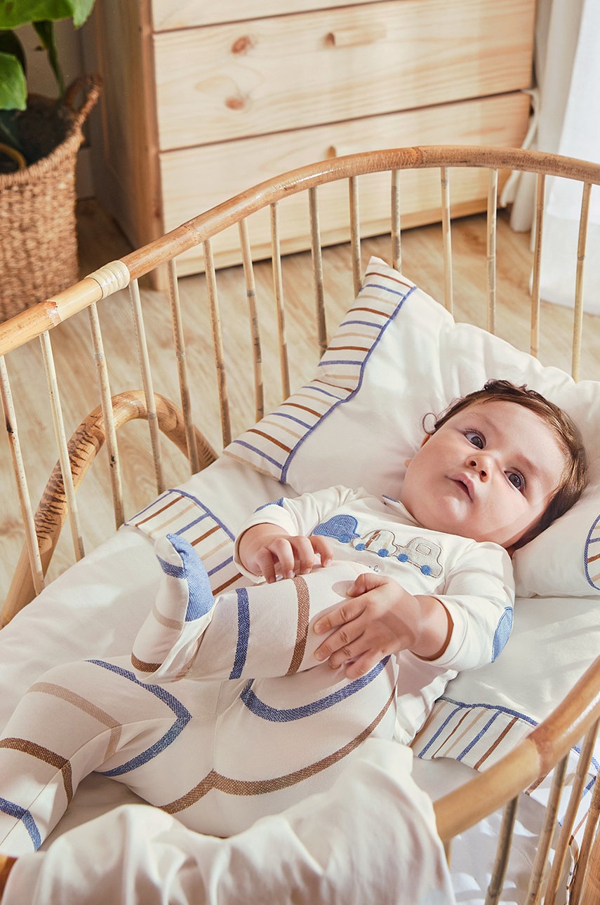 

Комплект для младенцев Mayoral Newborn цвет бежевый